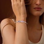 Bracciale personalizzato in argento con due pietre di nascita a cuore e nome inciso San Valentino regalo di compleanno e anniversario per donne