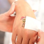 Personalisert 1-3 akvarell fødselsblomst vanntett giftfri midlertidig tatovering klistremerker med navn feriegave til bestevenner tatoveringselskere
