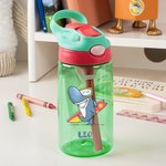 Spersonalizowana butelka na wodę dla dzieci Cute Surfing Whale Shark Fantasy Unicorn 16 uncji bez BPA z imieniem i słomką Prezent urodzinowy dla dzieci na powrót do szkoły