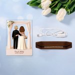 Luce notturna a LED personalizzata con nome e base in legno per gli sposi, regalo di anniversario di matrimonio per una coppia di novelli sposi.