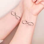 Tatouages Éphémères Personnalisés avec Noms Fleurs Symbole Infini Tatouage Non Toxique et Imperméable Cadeau de Mariage Anniversaire pour Couples Amis