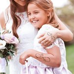 Tatouages Éphémères Personnalisés avec Noms Fleurs Symbole Infini Tatouage Non Toxique et Imperméable Cadeau de Mariage Anniversaire pour Couples Amis