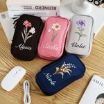 Organizzatore cavi personalizzato doppio strato con nome e fiore di nascita, portatile da ufficio e viaggio - Regalo di compleanno per donne