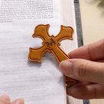 Segnalibro magnetico personalizzato in pelle pu, monogramma a croce e testo inciso - Regalo di compleanno e battesimo per cristiani
