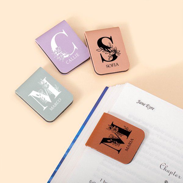 Segnalibro magnetico in pelle PU personalizzato con iniziale floreale e nome regalo ideale per compleanni per amanti di libri