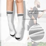 Spersonalizowana sylwetka hokeja Miękkie skarpety sportowe Unisex do połowy łydki z imieniem Prezent urodzinowy dla miłośników hokeja