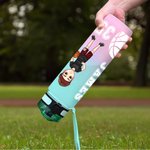 Personlig Gradient Cartoon Character 32 oz Sportvattenflaska med namn och tidsmarkör Födelsedagspresent för basketlag för sportälskare av basket fotboll