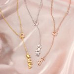 Collana con ciondolo personalizzato con nome della staffa equestre Gioielli delicati Regalo di compleanno e anniversario per le donne che amano i cavalli
