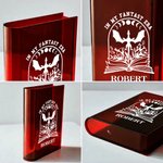 Personalisierte Cool Flying Dragon Muster klar Buchstütze Vase mit Namen Ästhetische Raumdekoration Geburtstagsgeschenk für Mama Oma Buchliebhaber