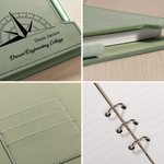 Personifierad Adventure Begin Compass Design PU läderpärm Anteckningsbok med namn Skolans namn och penna Examensgåva för nyutexaminerade