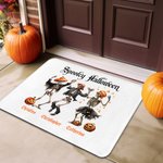 Spersonalizowana antypoślizgowa mata na drzwi Weird Pumpkin Dancing Skeleton z tytułem i 3-8 imionami Dekoracja domu Halloweenowy prezent dla przyjaciół rodziny