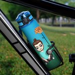 Gepersonaliseerde Cartoon Figuren Geboortebloem 946 ml Motiverende Sport Waterfles met Tijdsmarkering Naam Verjaardagscadeau voor Familie