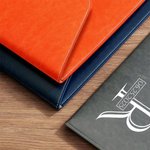 Nome iniziale personalizzato Cartella impermeabile in pelle PU con chiusura a fibbia Accessorio scolastico per ufficio Regalo di compleanno per studenti lavoratori