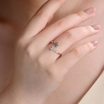 Anello aperto personalizzato con doppia croce intarsiata e testo inciso Gioielli raffinati Regalo di battesimo, anniversario e compleanno per donne cristiane