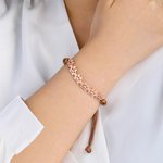 Personalizada 1-6 patas Minimalista Ajustable Encerado Cuerda Pulsera con Nombre Grabado Mujeres Joyería Cumpleaños Memorial Gift for Pet Owners Lovers