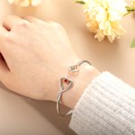 Braccialetto regolabile personalizzato con doppia pietra di nascita e testo inciso, regalo di compleanno e festa della mamma per la nonna e la nipote