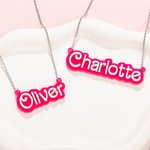 Gepersonaliseerde Roze en Witte Fashion Doll Acryl Ketting met Naam Kerst Verjaardag Valentijnsdag Cadeau voor haar