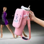 Personalizzato pattinaggio ragazza nascita fiore bottiglia d'acqua borsa con custodia tracolla regolabile accessorio per Stanley Tumbler regalo di compleanno per le donne ragazza