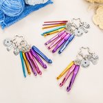 Personalised Crochet Queen Colourful Portable Mini Crochet Hooks Keychain with Engraved Text Outdoor Essentials Birthday Gift for Women Craft Lovers
