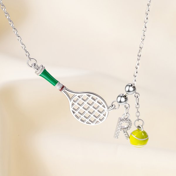 Personligt halsband med tennisboll och racket med zirkonbokstav Unikt smycke Kreativa födelsedagspresenter för tennisspelare Kvinnor
