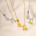 Collana personalizzata di racchetta da tennis con lettera di zircone Gioielli unici e delicati Regalo creativo per il giorno del compleanno del giocatore di tennis donna
