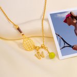 Collana personalizzata di racchetta da tennis con lettera di zircone Gioielli unici e delicati Regalo creativo per il giorno del compleanno del giocatore di tennis donna