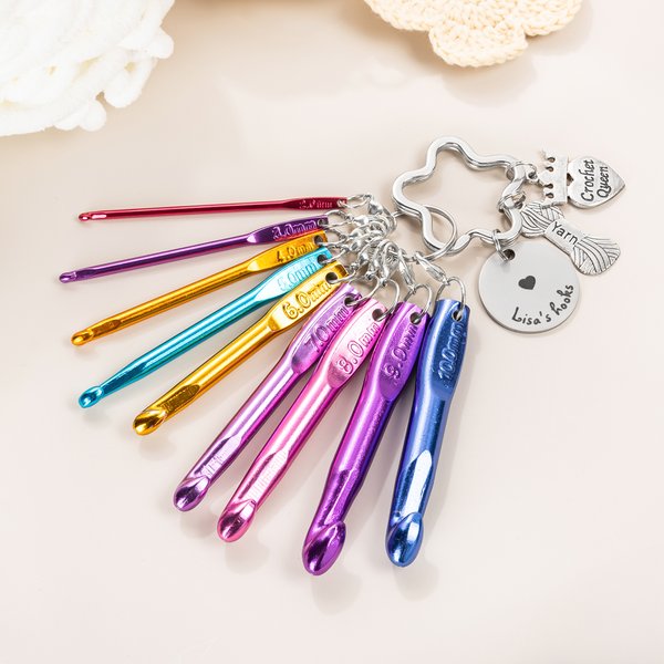 Personalised Crochet Queen Colourful Portable Mini Crochet Hooks Keychain with Engraved Text Outdoor Essentials Birthday Gift for Women Craft Lovers