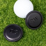 Juego de dos marcadores de bolas de golf magnéticos de cuero de PU con monograma personalizado Accesorios de golf Regalo de cumpleaños Día del Padre para los amantes de los jugadores de golf