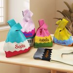 Personalisierte Bunte Gestrickte Kontentasche mit Namen Stickerei Blumen Wellenstreifen Handtasche Urlaub Party Geburtstag Geschenk für Damen Mädchen