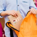Spersonalizowana naklejka z imieniem i nazwiskiem na kredki dla dzieci Przybory szkolne Powrót do szkoły Prezent urodzinowy dla chłopców i dziewczynek