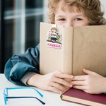 Segnalibro personalizzato con personaggio che legge e nome magnetico tema floreale accessorio regalo di compleanno per chi ama leggere