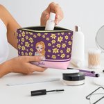 Personalisierte Cartoon-Mädchen Fliegende Geburtsblume Tragbare Kosmetiktasche mit Namen Geburtstag Jahrestagsgeschenk für Damen