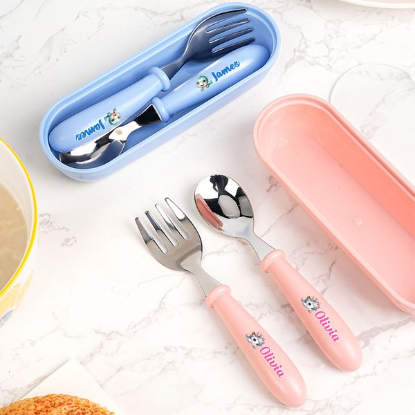 Gepersonaliseerd schattig dier Food-Grade roestvrij staal naam lepel vork 2 delige bestekset met etui verjaardag terug naar school Gift voor peuter kind