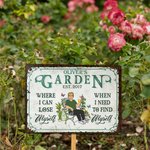 Gepersonaliseerde Retro Garden Cartoon Character Metal Sign met naam tuindecor Housewarming verjaardagscadeau voor vrouwen mannen tuinieren liefhebbers