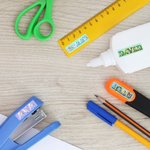 Personalisierte niedlichen Dinosaurier Fantasy Einhorn wasserdicht Aufkleber mit Namen Schule liefert zurück zu Schule Geburtstag Geschenk für Kinder