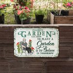 Gepersonaliseerde Retro Garden Cartoon Character Metal Sign met naam tuindecor Housewarming verjaardagscadeau voor vrouwen mannen tuinieren liefhebbers