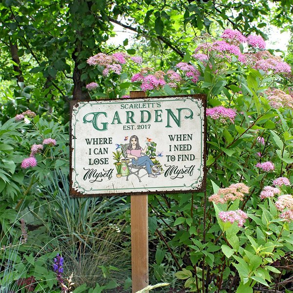 Gepersonaliseerde Retro Garden Cartoon Character Metal Sign met naam tuindecor Housewarming verjaardagscadeau voor vrouwen mannen tuinieren liefhebbers