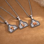 Personalisierte Retro Western Cowboy Cow Tag Halskette mit Initialen und eingraviertem Text Bauernhof Leben Stierkampf Zubehör Geburtstag Geschenk für Cowboy-Liebhaber