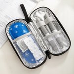 Personlig She Is A Fighter Bibelverser Isolerad Insulin Pen Cooler Resefodral med namn Motiverande present för kvinnor Diabetiker
