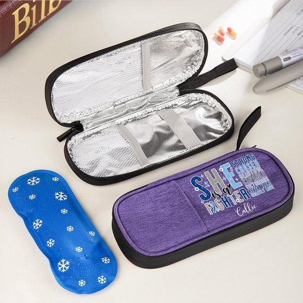 Personlig She Is A Fighter Bibelverser Isolerad Insulin Pen Cooler Resefodral med namn Motiverande present för kvinnor Diabetiker