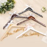 Personalized Bow Pearl Aluminum Wire Name Wooden Hanger with Date Wedding Supplies Dressing Room Decor for Bride Bridesmaid