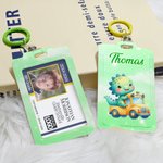 Personifierad ID-brickshållare med namn och hängande spänne med dinosauriedesign och enhörningsdesign Personliga ID-brickshållare med namn och hängande spänne Resetillbehör Födelsedagspresent för stud