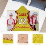 Spersonalizowany koc z kapturem z imieniem i napisem Baseball Christmas Tree Light Photo Miękki koc z kapturem z imieniem i napisem Sezon baseballowy Świąteczny prezent urodzinowy dla miłośników baseb