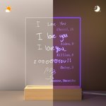 Luz nocturna LED con diseño de letra manuscrita personalizada para 1-6 niños con base de madera con nombre y edad Decoración para el hogar Regalo de cumpleaños para el Día de la Madre para la familia