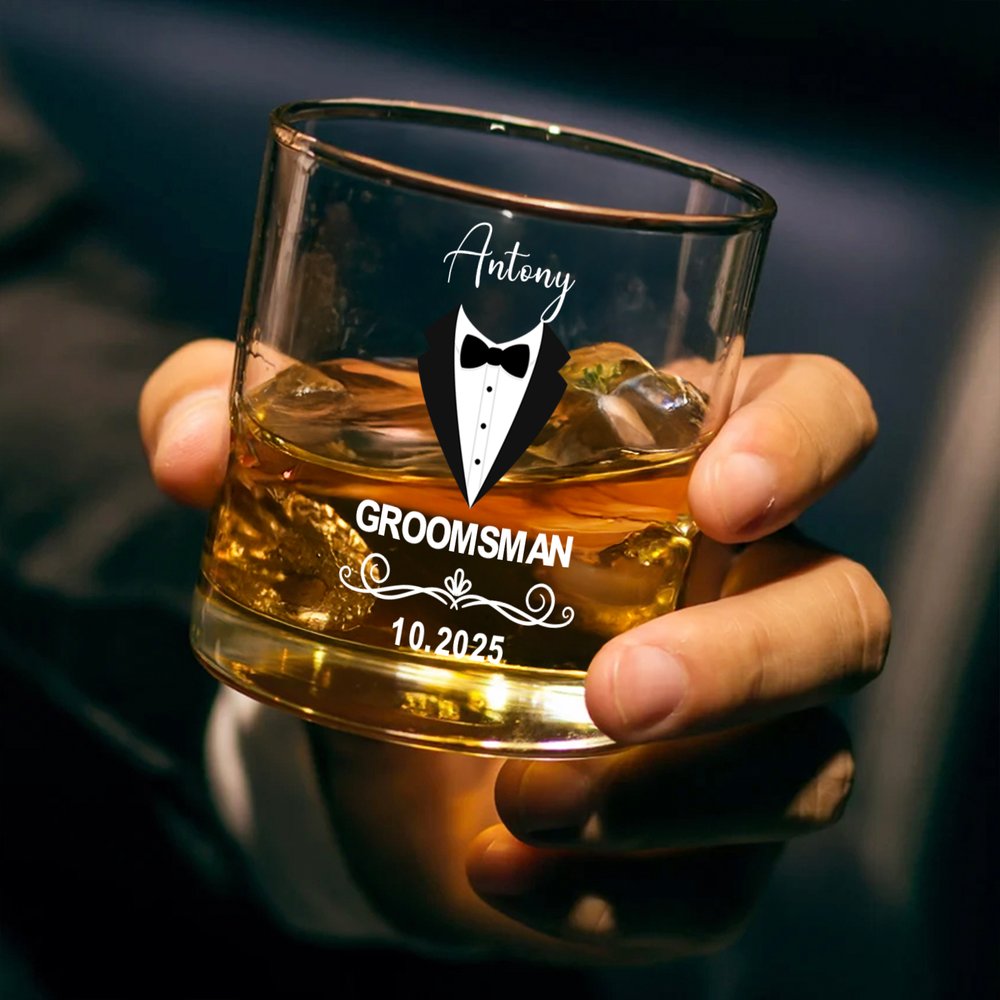 Henkilökohtainen Groomsman puku 10 oz vanhanaikainen viskilasi, jossa on nimi ja päivämäärä Häälahja Groomsmenille 5
