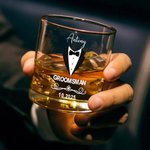 Henkilökohtainen Groomsman puku 10 oz vanhanaikainen viskilasi, jossa on nimi ja päivämäärä Häälahja Groomsmenille 5