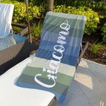 Telo mare personalizzato con nome e righe colorate, oversize e ad asciugatura rapida - Regalo per viaggi e vacanze per famiglia e amici