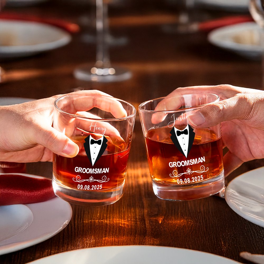 Henkilökohtainen Groomsman puku 10 oz vanhanaikainen viskilasi, jossa on nimi ja päivämäärä Häälahja Groomsmenille 2