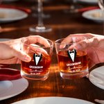 Henkilökohtainen Groomsman puku 10 oz vanhanaikainen viskilasi, jossa on nimi ja päivämäärä Häälahja Groomsmenille 2