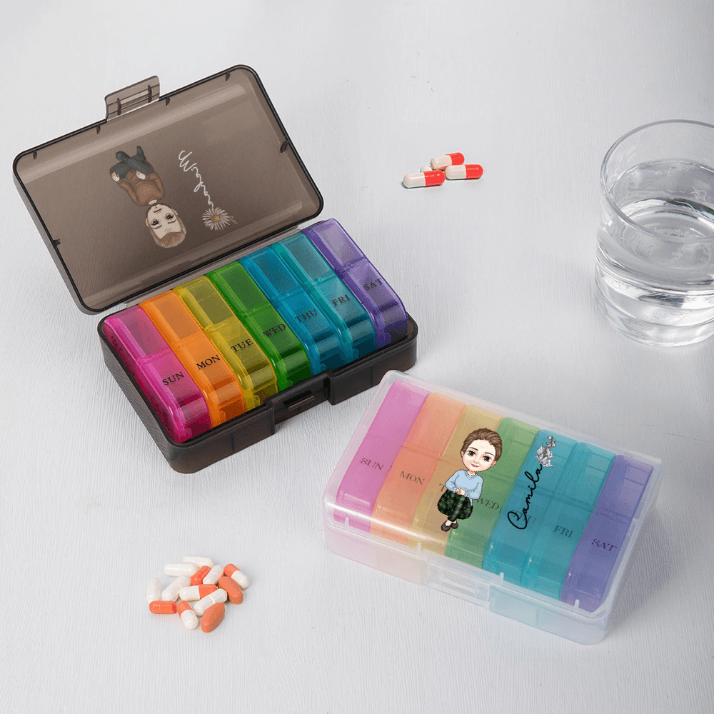 Custom Birth Flower Cartoon Character Weekly Pill Storage Box with Name, Portable 7 Days Pill Organizer, Travel Accessory, Gifts for Family/Friends